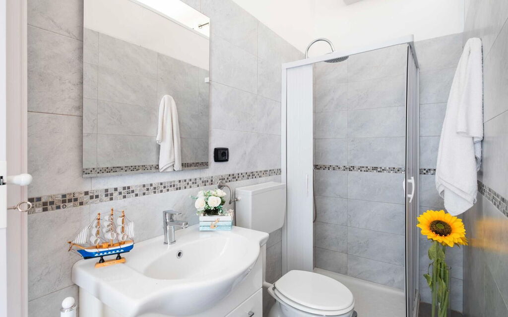 Sunny Haven Villa In Torre Lapillo: Autumn, Bathroom, Spring, Summer, Winter