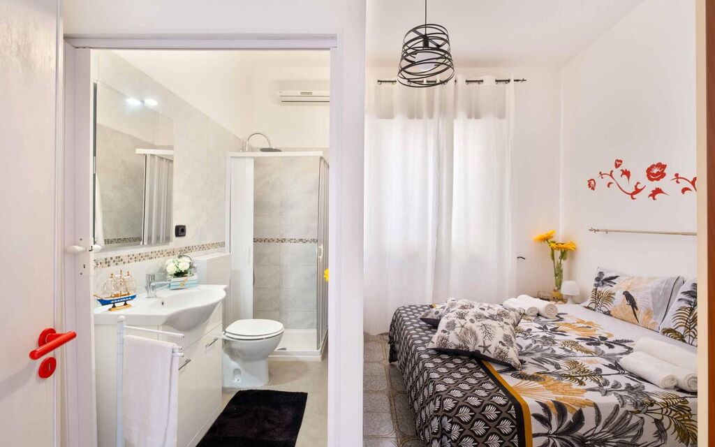 Sunny Haven Villa In Torre Lapillo: Autumn, Bedroom, Spring, Summer, Winter