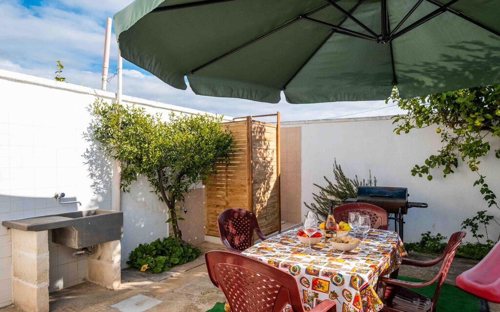 Sunny Haven Villa In Torre Lapillo: Autumn, Garden, Spring, Summer, Winter