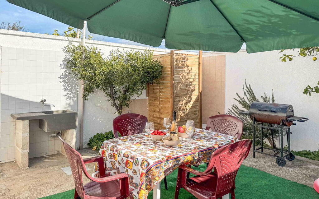 Sunny Haven Villa In Torre Lapillo: Autumn, Garden, Spring, Summer, Winter