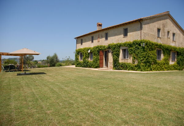 Podere San Giovanni: podere-san-giovanni-narni-terni-villa-external