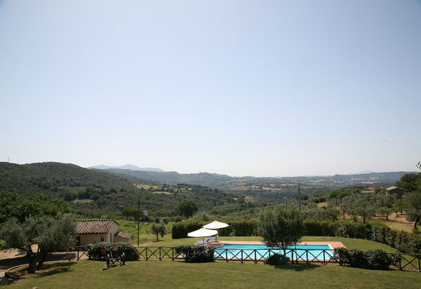 Podere San Giovanni: podere-san-giovanni-narni-terni-villa-pool