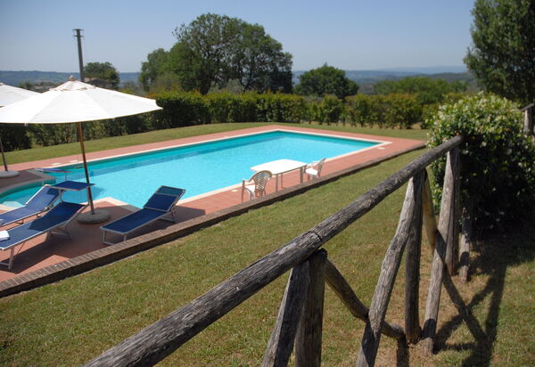 Podere San Giovanni: podere-san-giovanni-narni-terni-villa-pool