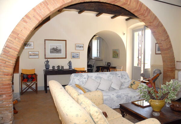 Podere San Giovanni: podere-san-giovanni-narni-terni-villa-living-room