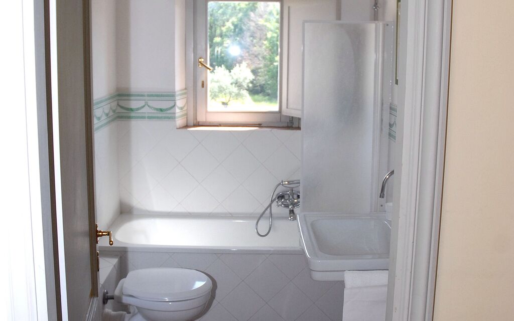 Podere San Giovanni: podere-san-giovanni-narni-terni-villa-bagno