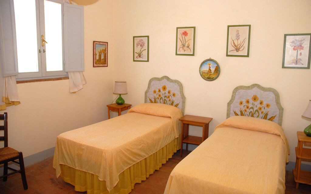 Podere San Giovanni: podere-san-giovanni-narni-terni-villa-camera-da-letto