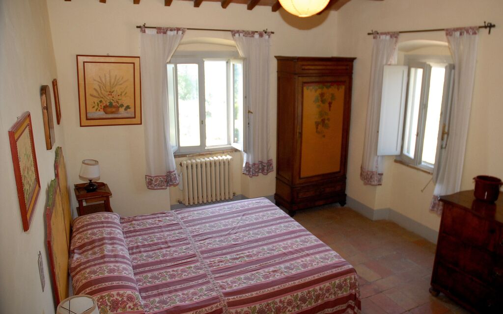 Podere San Giovanni: podere-san-giovanni-narni-terni-villa-camera-da-letto