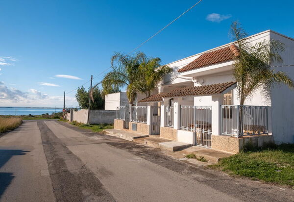 Villa Aloha in Porto Cesareo Ac: Autunno, Entrata Principale, Estate, Primavera