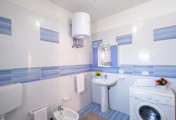 Villa Aloha in Porto Cesareo Ac: Autunno, Bagno, Estate, Primavera