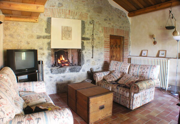 Borgo Santa Maria, Private Pool, Perugia: Autumn, Kitchen, Living Room, Spring, Summer
