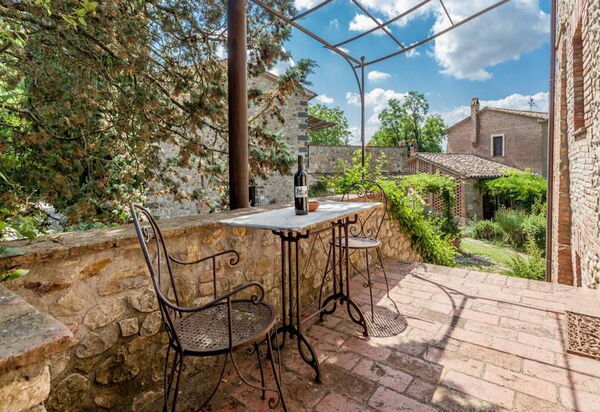 Borgo Santa Maria, Private Pool, Perugia: Autumn, Spring, Summer