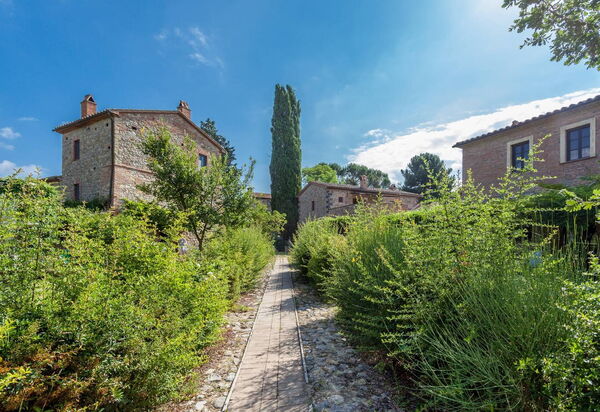 Appartamento Rustico, Wifi, Perugia: Autumn, Building Exterior, Spring, Summer, Winter