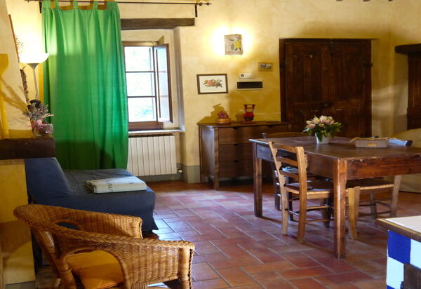 Appartamento Rustico, Wifi, Perugia: Autumn, Living Room, Spring, Summer, Winter