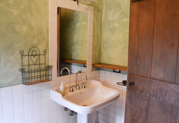 Appartamento Rustico, Wifi, Perugia: Autumn, Bathroom, Spring, Summer, Winter