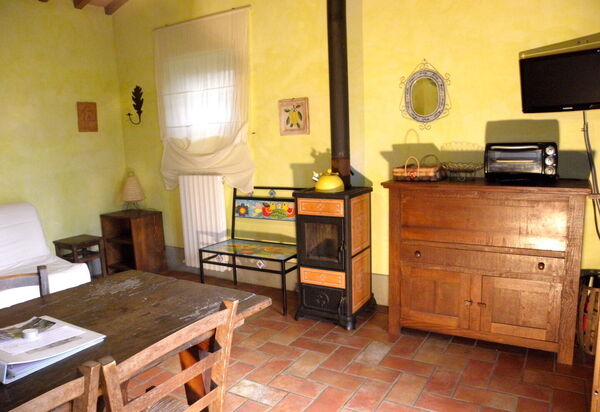 Appartamento La Vecchia Cedraia, Wifi, Perugia: Autumn, Living Room, Spring, Summer, Winter