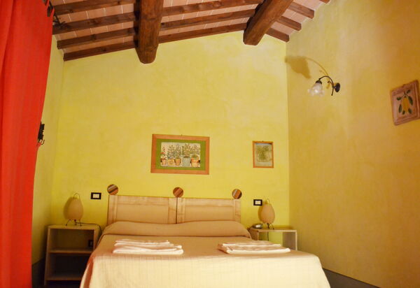 Appartamento La Vecchia Cedraia, Wifi, Perugia: Autumn, Bedroom, Spring, Summer, Winter