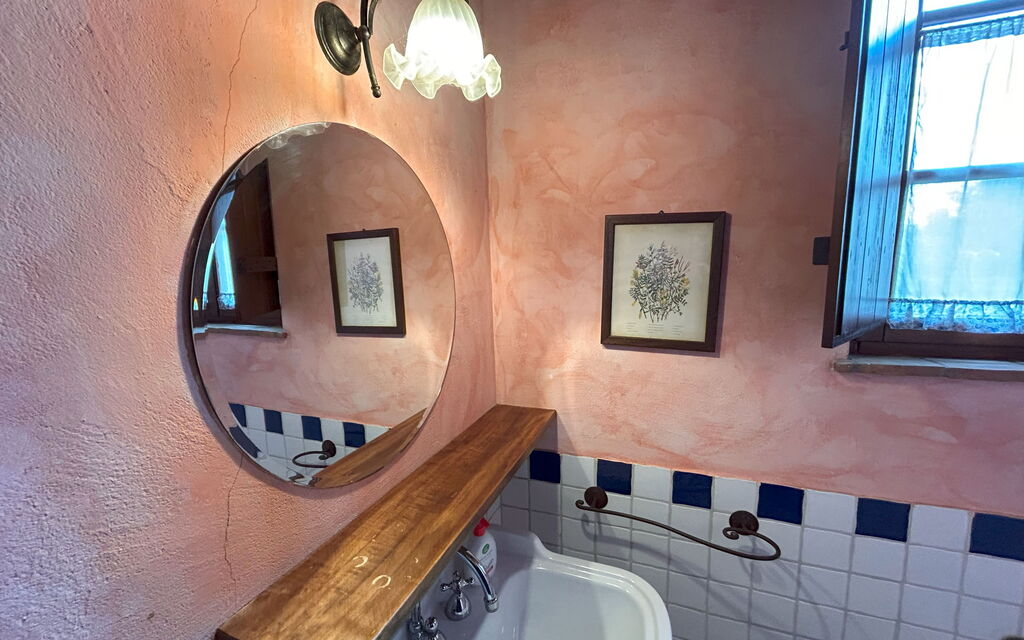 Appartamento Scuderia Del Borgo, Wifi, Perugia: Autumn, Bathroom, Spring, Summer