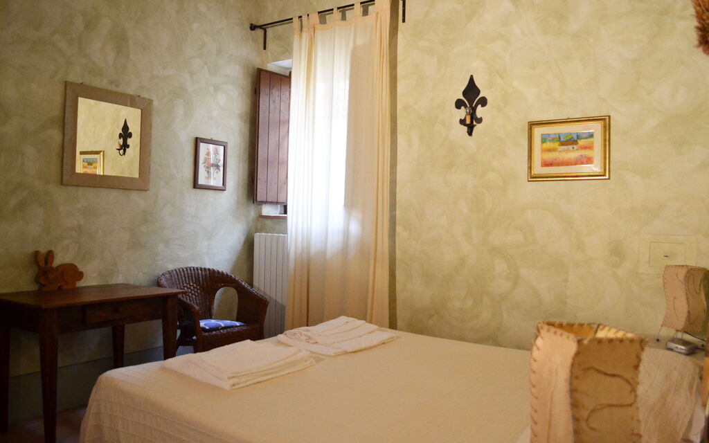 Appartamento Il Fienile Del Sole, Wifi, Perugia: Autunno, Camera da letto, Estate, Inverno, Primavera