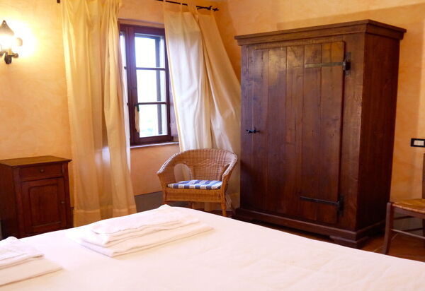 Appartamento Il Cantico Del Gallo, Wifi, Near Perugia: Autumn, Bedroom, Spring, Summer, Winter