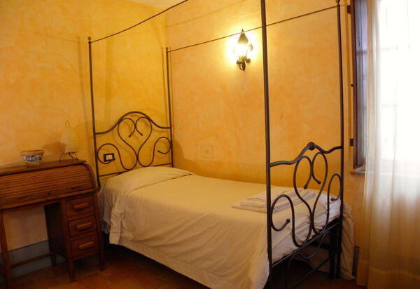 Appartamento Il Cantico Del Gallo, Wifi, Near Perugia: Autumn, Bedroom, Spring, Summer, Winter
