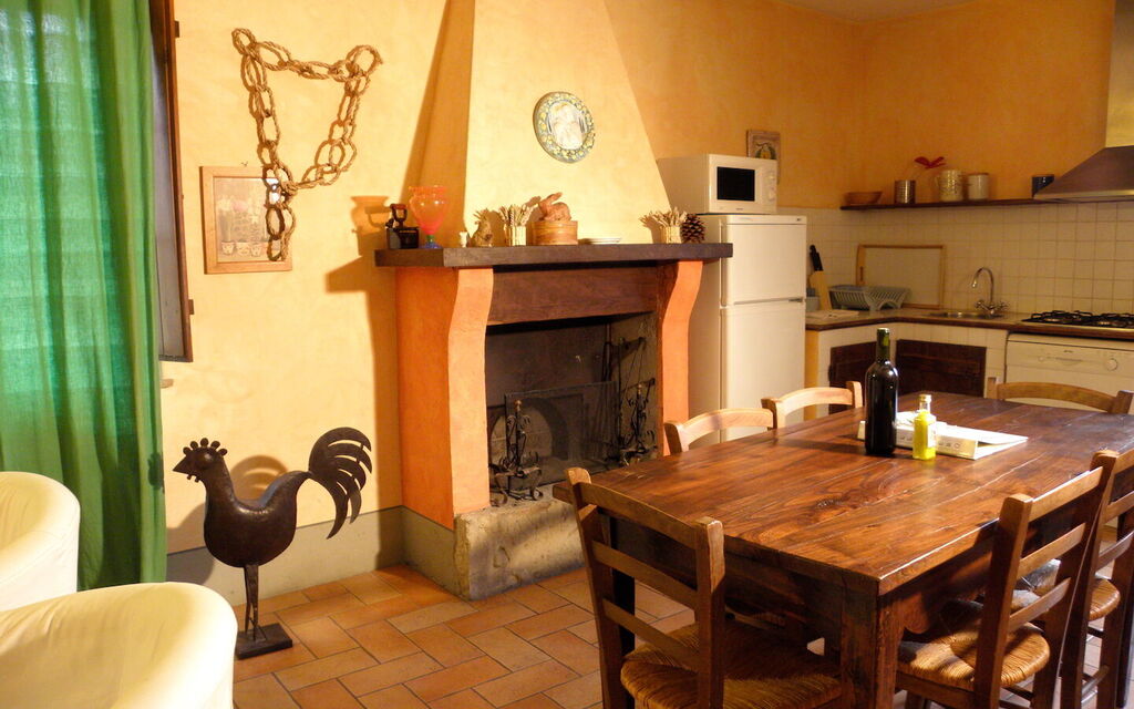 Appartamento Il Cantico Del Gallo, Wifi, Near Perugia: Autunno, Estate, Inverno, Primavera, Sala da pranzo