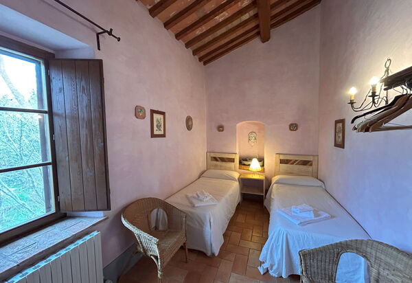 Appartamento Bellosguardo, Wifi, Near Perugia: Autumn, Bedroom, Spring, Summer