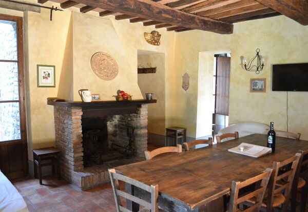 Appartamento Pietra Viva, Wifi, Near Perugia: Autumn, Dining Room, Spring, Summer, Winter