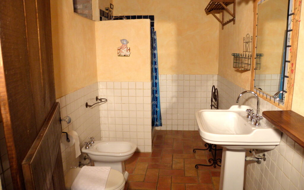 Appartamento Pietra Viva, Wifi, Near Perugia: Autumn, Bathroom, Spring, Summer, Winter