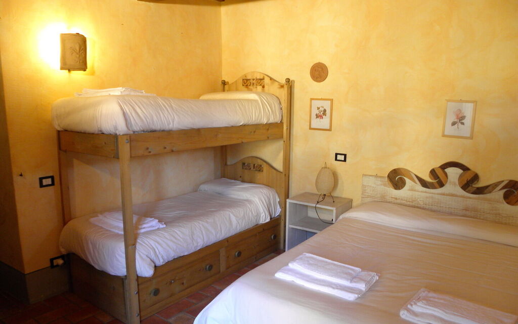Appartamento Pietra Viva, Wifi, Near Perugia: Autumn, Bedroom, Spring, Summer, Winter