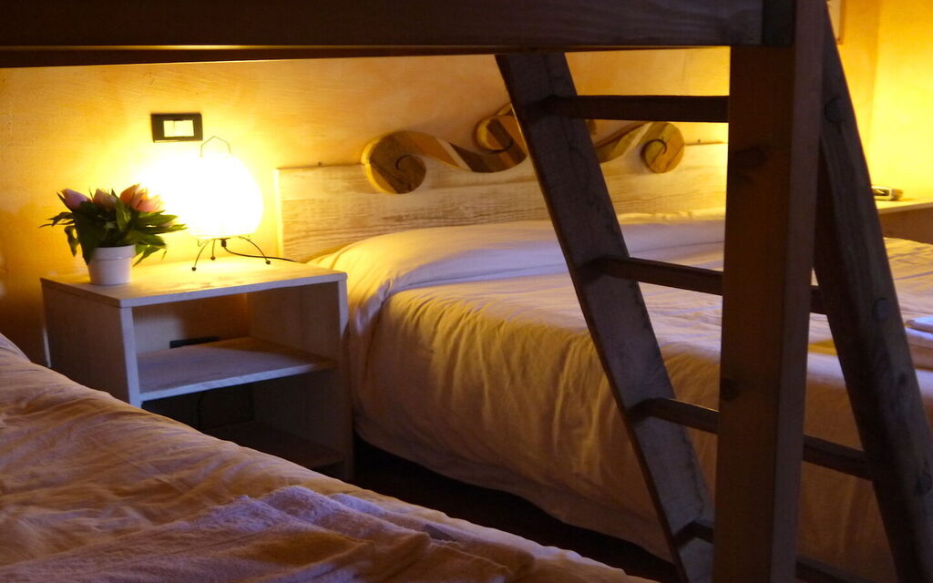 Appartamento Pietra Viva, Wifi, Near Perugia: Autumn, Bedroom, Spring, Summer, Winter