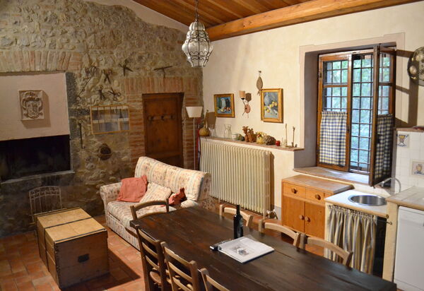 Appartamento Poggiolo, Wifi, Near Perugia: Autumn, Living Room, Spring, Summer, Winter