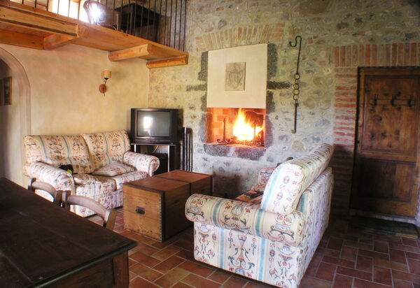 Appartamento Poggiolo, Wifi, Near Perugia: Autumn, Living Room, Spring, Summer, Winter