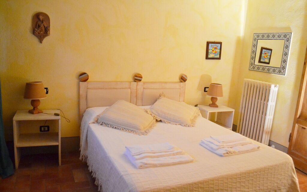 Appartamento Poggiolo, Wifi, Near Perugia: Autumn, Bedroom, Spring, Summer, Winter