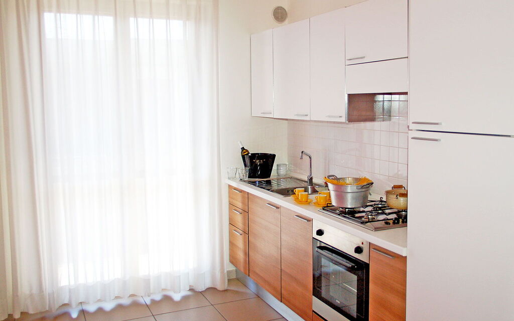 Marconi Seaside Residence, Pool, Wifi, Abruzzo - : Autumn, Kitchen, Spring, Summer