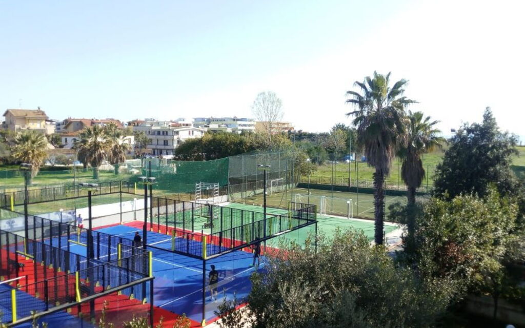 Appartamenti Della Rosa Seaside Abruzzo: Autumn, Balcony / Terrace / Patio, Building Exterior, Spring, Summer, Winter