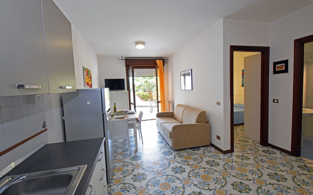 Appartamenti Della Rosa Seaside Abruzzo - : Autumn, Dining Room, Kitchen, Living Room, Spring, Summer, Winter