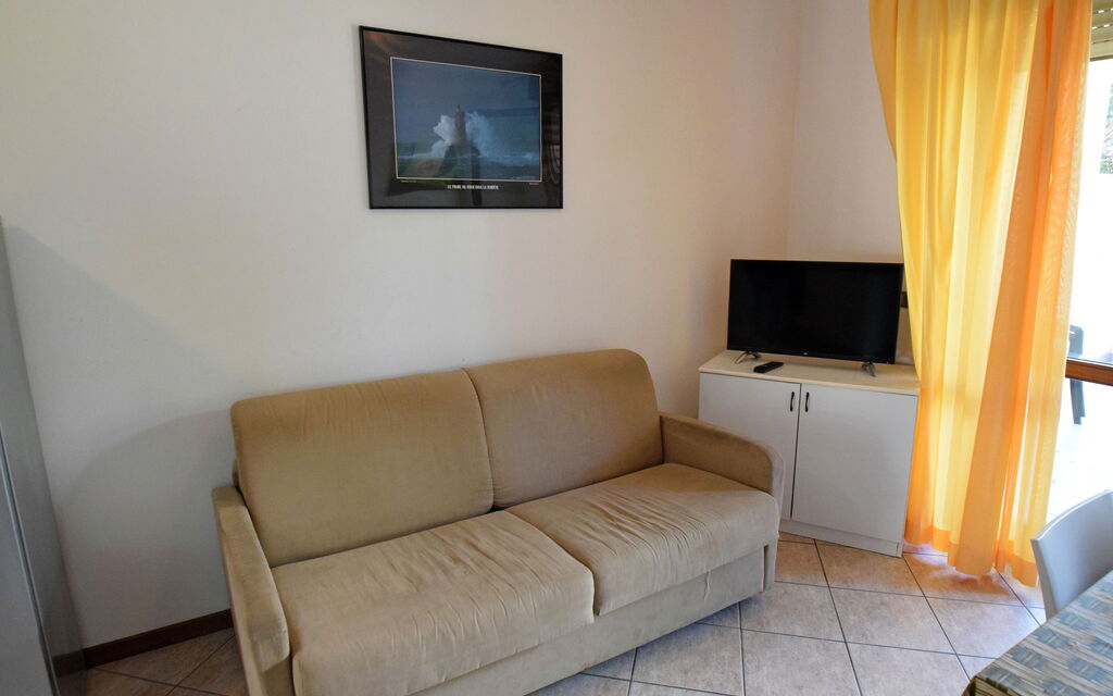 Appartamenti Della Rosa Seaside Abruzzo - : Autumn, Dining Room, Kitchen, Living Room, Spring, Summer, Winter