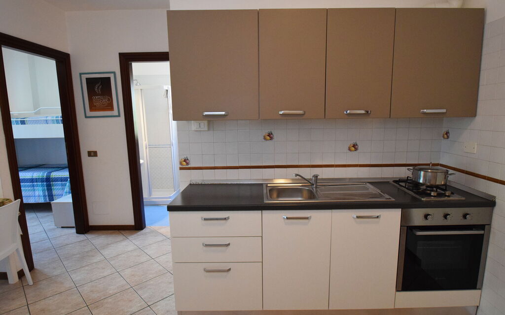 Appartamenti Della Rosa Seaside Abruzzo - : Autumn, Dining Room, Kitchen, Living Room, Spring, Summer, Winter