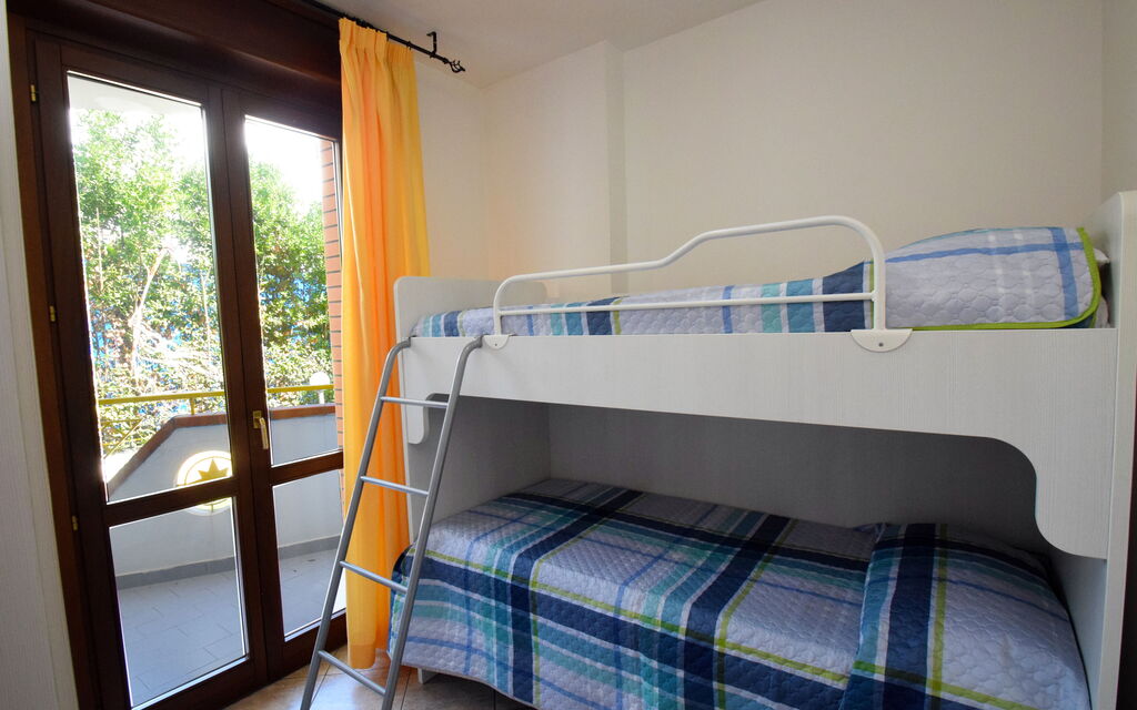 Appartamenti Della Rosa Seaside Abruzzo - : Autumn, Bedroom, Spring, Summer, Winter