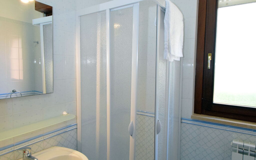 Appartamenti Della Rosa Seaside Abruzzo - : Autumn, Bathroom, Spring, Summer, Winter