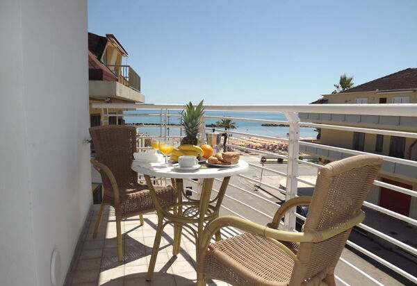 Residence Near The Sea - Abruzzo: Autunno, Balcone / Terrazza / Patio, Entrata Principale, Estate, Esterni, Inverno, Primavera