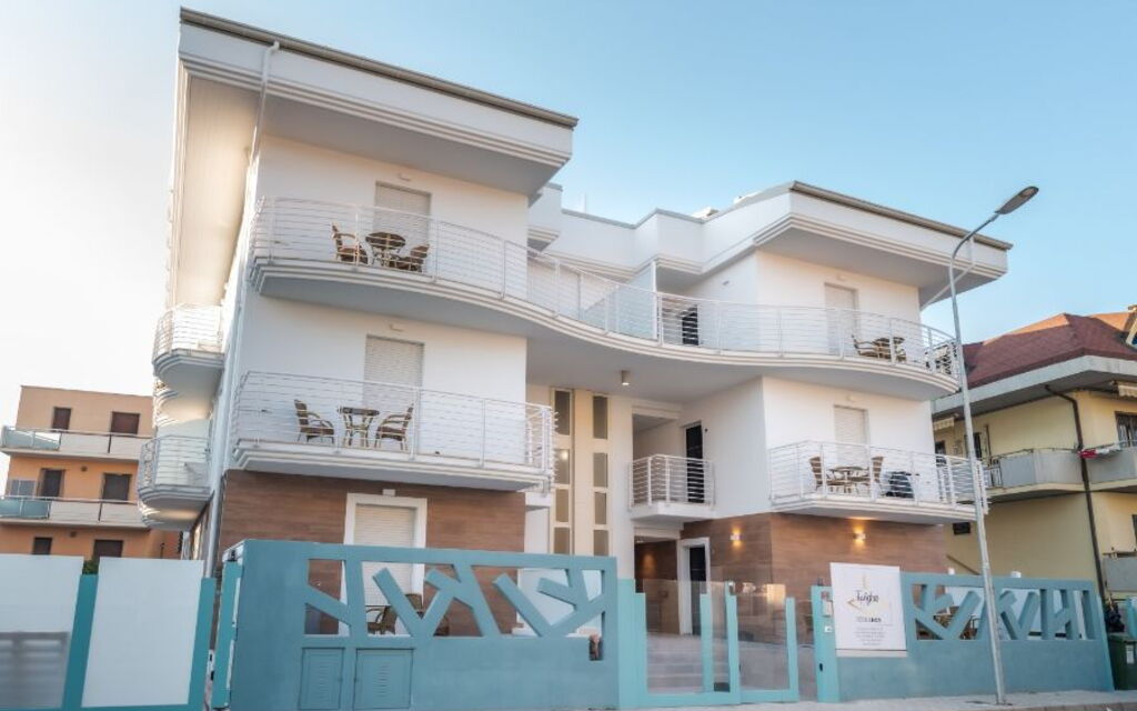 Residence Near The Sea - Abruzzo: Autunno, Balcone / Terrazza / Patio, Entrata Principale, Estate, Esterni, Inverno, Primavera