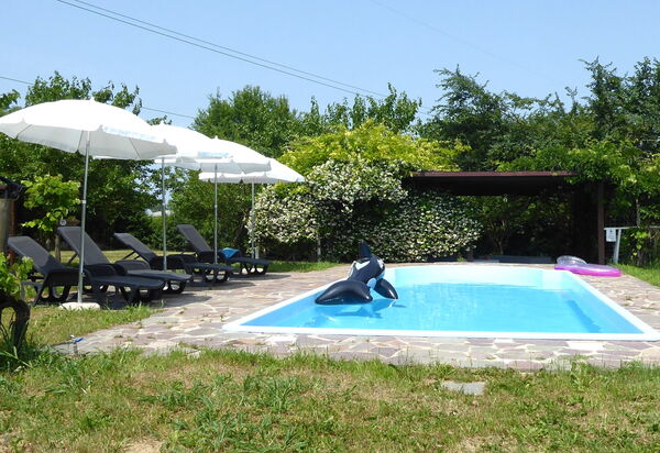 Silea Apartments, Pool, Garden, Treviso: Autumn, Pool, Spring, Summer