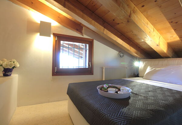 Silea Apartments, Pool, Garden, Treviso: Autumn, Bedroom, Spring, Summer