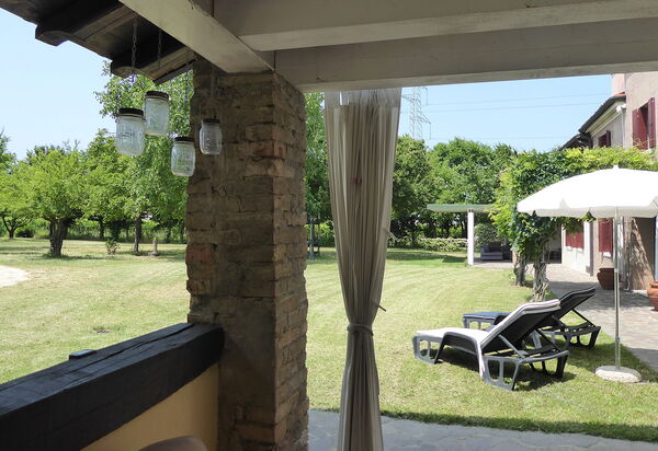 Silea Apartments, Pool, Garden, Treviso: Autumn, Garden, Spring, Summer