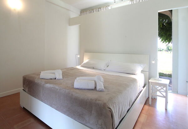 Silea Apartments, Pool, Garden, Treviso: Autumn, Room Detail, Spring, Summer