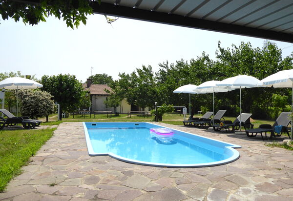 Silea Apartments, Pool, Garden, Treviso: Autumn, Pool, Spring, Summer