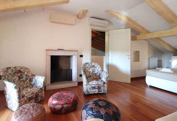 Silea Apartments, Pool, Garden, Treviso: Autumn, Living Room, Spring, Summer