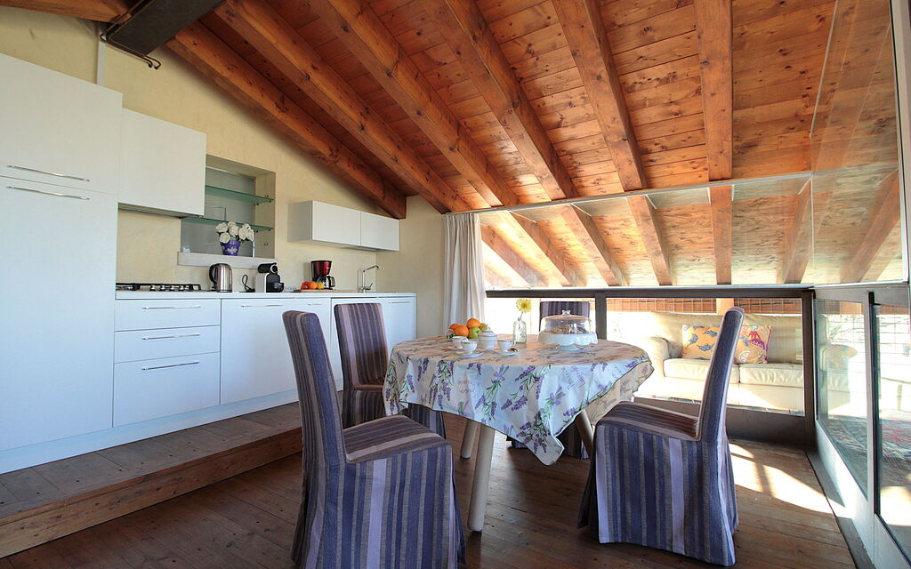 Silea Apartments, Pool, Garden, Treviso - : Autumn, Kitchen, Spring, Summer