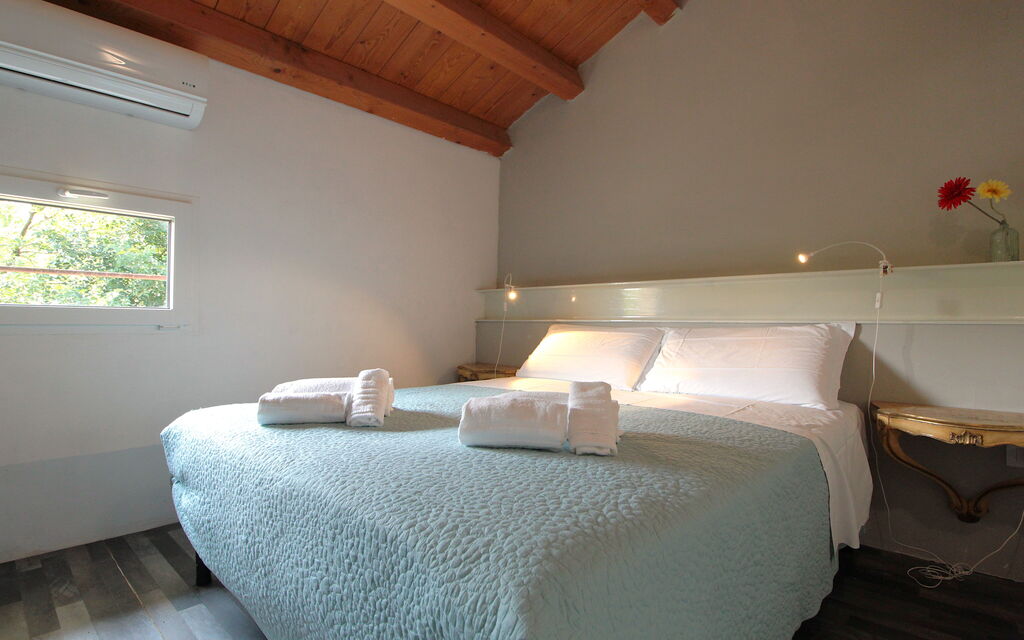 Silea Apartments, Pool, Garden, Treviso - : Autumn, Bedroom, Spring, Summer